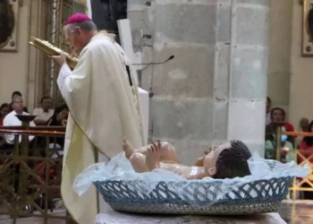 Foto: Adrián Gaytán // El arzobispo Pedro Vázquez Villalobos encabezó la misa dominical en el Día de la Sagrada Familia, en la Catedral de Oaxaca.
