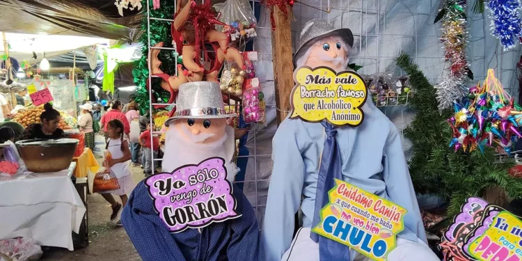 Foto: Jesús Santiago López // En el Mercado de Abasto, están listos “los viejos” para despedir el 2025.