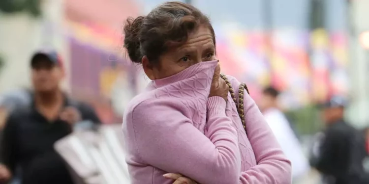 Foto: Adrián Gaytán // En caso de salir a la intemperie, recomendó, es importante estar bien abrigados.