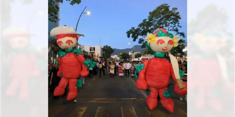 Este lunes se llevó a cabo el Desfile de la Noche de Rábanos.