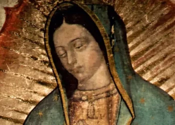 El manto de la Virgen de Guadalupe: símbolo religioso y cultural que atrae millones de fieles