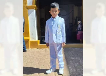 Fotos: cortesía // El pequeño José Luis López Pérez junto a sus padrinos, Daniel Cruz López y Elizabeth Castro Pérez, y sus padres, Flor Pérez Sánchez y José Luis López Rodríguez.
