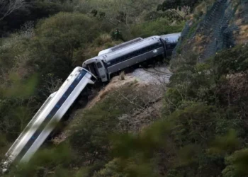 La FGR desplegó agentes del Ministerio Público Federal, policías federales ministeriales y peritos de la Agencia de Investigación Criminal en la zona donde se descarriló el Tren Interoceánico.