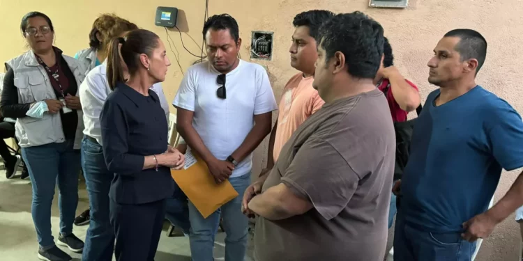 Foto: internet // La presidenta Claudia Sheinbaum Pardo escuchó las peticiones de las y los familiares de las víctimas del descarrilamiento del Tren Interoceánico.