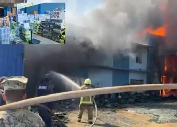 VIDEO | Incendio arrasa Plasty-Sur en Tehuantepec; fuego sigue activo y fuera de control