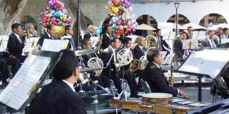 La Banda de Música del Estado de Oaxaca busca integrar a nuevos instrumentistas para preservar y fortalecer su legado cultural.