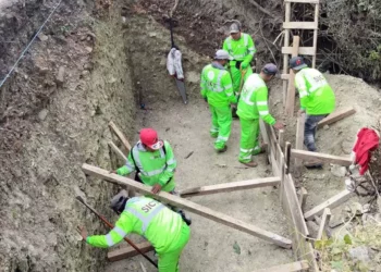 Foto: Centro SICT // La construcción de muros de contención en carreteras, parte del plan Lázaro Cárdenas que se lleva a cabo en la Mixteca.