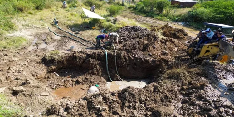 Foto: Gobierno de Oaxaca // La reparación de una línea de conducción obligará a retrasar aún más el abasto de agua a colonias de la zona metropolitana.