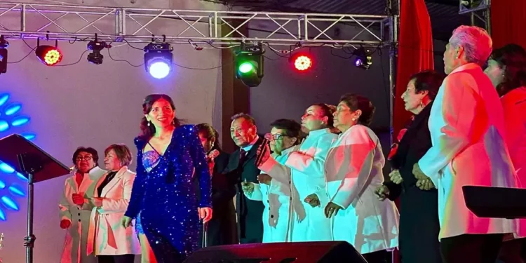 La tenor huajuapeña Patricia Trujano estuvo acompañada por Sandavi Ensamble, Gerson Galicia y el Grupo Bohemio.