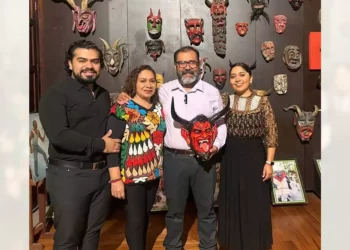 Foto: Taller Alejandro Vera // Las y los artesanos de la familia Vera son reconocidos por mantener la tradición de la talla de madera.