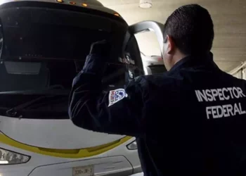 Foto: Agencias // Los descuentos se aplicarán a estudiantes y maestros que viajen en unidades de autotransporte federal o en servicio ferroviario de pasajeros.