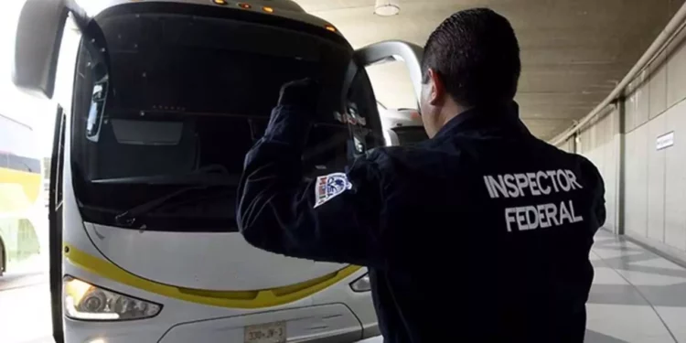 Foto: Agencias // Los descuentos se aplicarán a estudiantes y maestros que viajen en unidades de autotransporte federal o en servicio ferroviario de pasajeros.