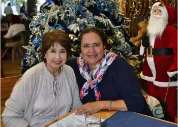 Fotos: Rubén Morales // Martha Navarro de Díaz y Mónica Arnaud estuvieron desayunando en un restaurante de la ciudad.