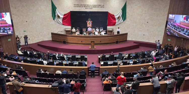 Foto: Cámara de Diputados de Oaxaca // Integrantes de la Fracción Parlamentaria de Morena destacaron el fortalecimiento de los programas sociales.