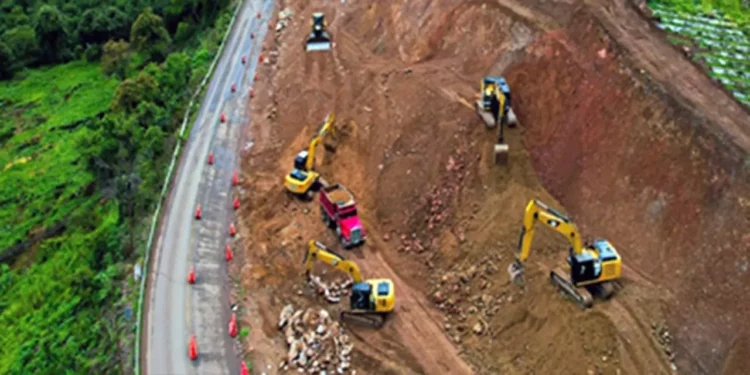 Foto: Gobierno de México // Notable avance en rehabilitación carretera en la mixteca, asegura el gobierno federal.