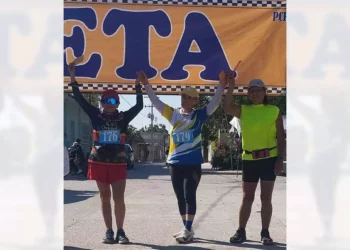Otilia Ortiz, a sus 67 años, logró la medalla de plata en la carrera en honor a la Virgen de la Concepción, realizada en Petlalcingo, Puebla.