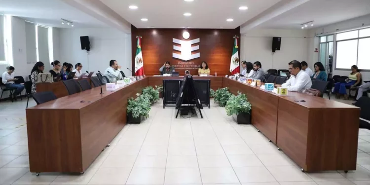 Órganos y consejeros electorales avanzan en la organización de la revocación de mandato.