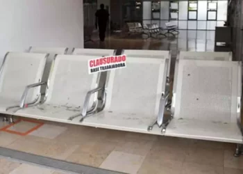 Sólo el servicio de urgencias se mantiene en el Hospital Presidente Juárez, ante las protestas de los trabajadores.