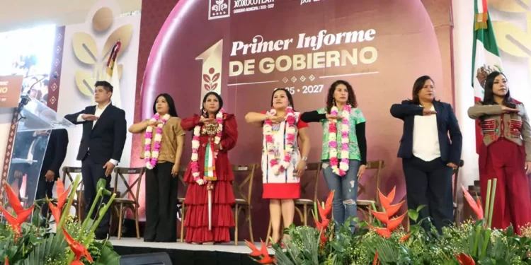 Fotos: Adrián Gaytán // Una solemne ceremonia de cabildo para la rendición de cuentas en Santa Cruz Xoxocotlán.