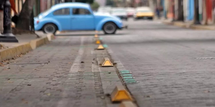 Fotos: Leobardo García Reyes // La ciclovía que va de avenida Independencia a Santa Lucía está siendo desmantelada.
