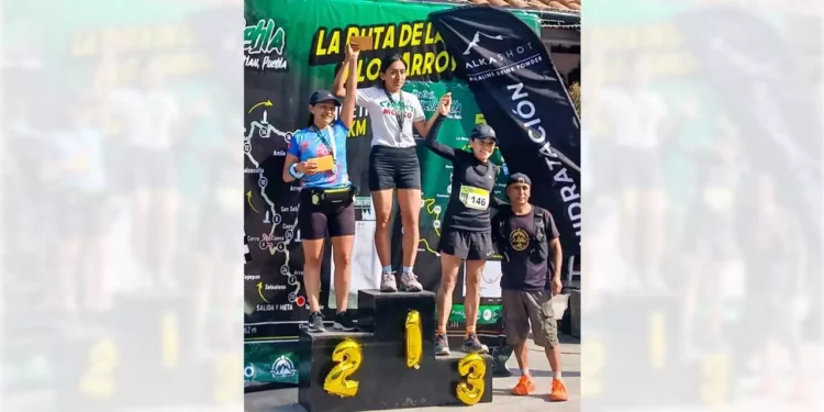 Foto: internet // Vicencia Felipe, del equipo de atletismo Legión Mixteca, gana el Ultra Trail Bosque de Niebla 2025.
