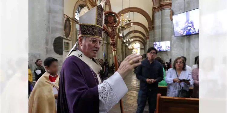 Foto: Adrián Gaytán // Vázquez Villalobos también confío en que los católicos abran su corazón para que sea un pesebre donde Dios nazca.
