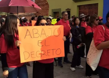 Decreto 24, espada de Damocles sobre mil 344 burócratas