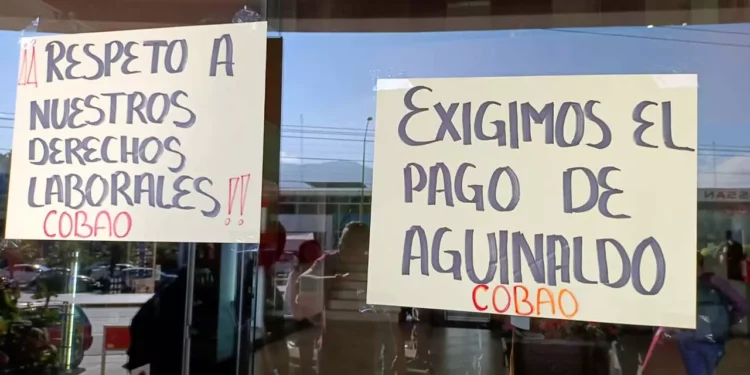 Foto: redes sociales // Protestas de trabajadores del COBAO.