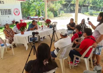 Grupo disidente manipula información sobre amparo y engaña a comuneros de Santa María Tonameca