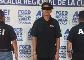 Cae presunto ladrón tras robo a tienda OXXO en Tuxtepec