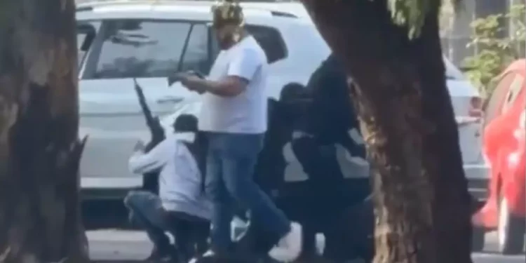 VIDEOS | Matan a tres en ataque directo a lujo sobre ruedas en Zapopan