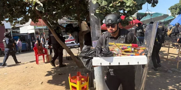 Operativo policial deja decomiso parcial de pirotecnia en el Mercado de Abastos
