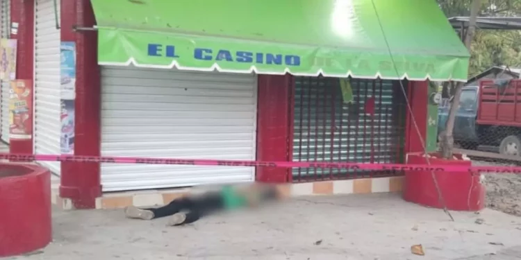 Asesinan a joven en San Juan Cacahuatepec