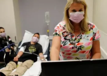 Súper gripe” H3N2 desata alerta en el Reino Unido: regresan cubrebocas y cierres escolares