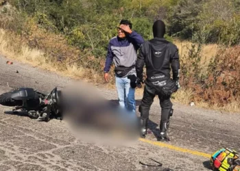 VIDEO | Motociclista pierde la vida tras impacto con tráiler en la 190