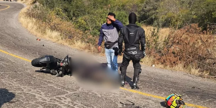 VIDEO | Motociclista pierde la vida tras impacto con tráiler en la 190