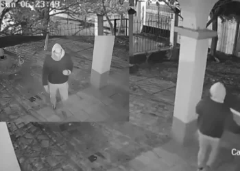 VIDEO | Ladrón madrugador vuelve a golpear en Xochimilco: cámara capta su fuga con hielera en mano