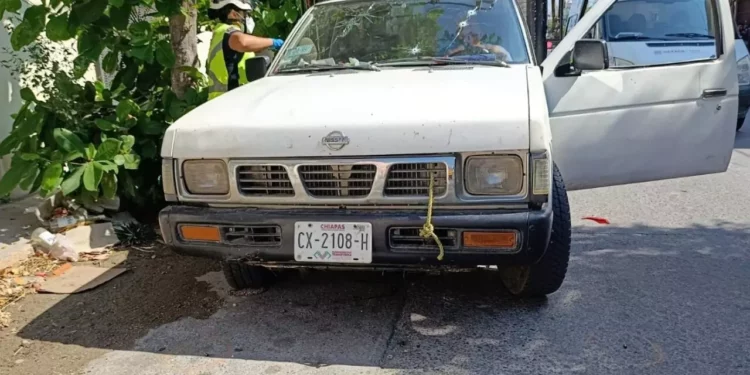 ¡Crimen a plena luz del día! Tiroteo a camioneta termina en muerte en Juchitán