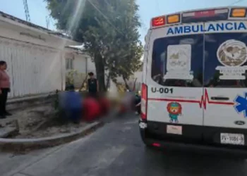 Auxilian a joven lesionada.