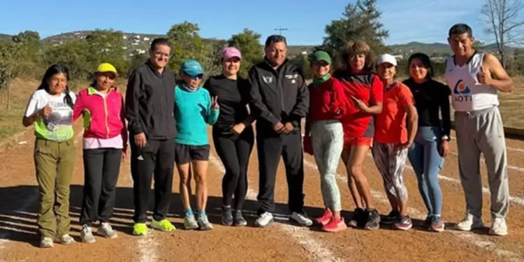 Foto: IGAVEC // El Club de Atletismo Formando Campeones inicia el año participando en las competencias que se realizaron en Yucuquimi de Ocampo y Santo Domingo Tonalá.