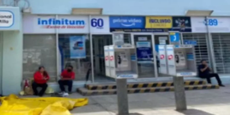 El hombre fue sorprendido cortando cables de Telmex.