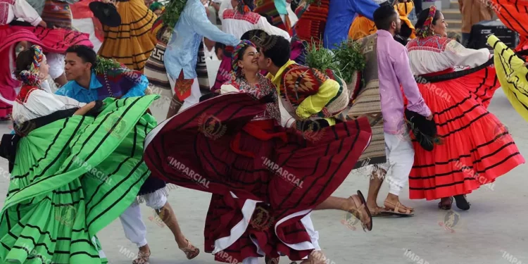 Fotos: Archivo El Imparcial // La guelaguetza no es un conjunto de bailes, no es un espectáculo sino es una forma de vida de los pueblos de Oaxaca, afirmó Pérez Cruz.