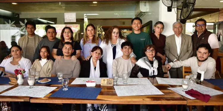 Foto: Rubén Morales // Familiares y amigos cercanos se reunieron en un desayuno para recordar al Lic. Miguel Díaz Rivera.