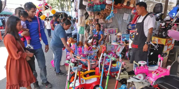 Fotos: Adrián Gaytán // Inició el peregrinaje de los Reyes Magos en busca de presentes para los niños oaxaqueños.
