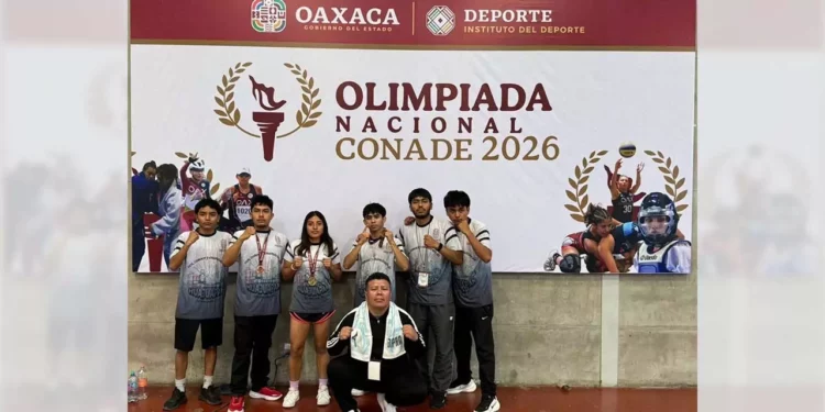Pilar Yunuen Espinoza Oropeza consiguió el primer oro para la delegación de Huajuapan.