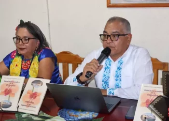 La presentación de Entre la clara sombra de la Orquídea se consolidó como un encuentro cultural significativo.