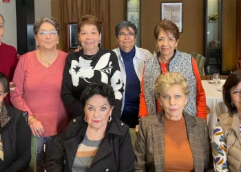 Fotos: Rubén Morales // Las amigas disfrutaron de un desayuno y una agradable charla, celebrando los lazos familiares que las unen.