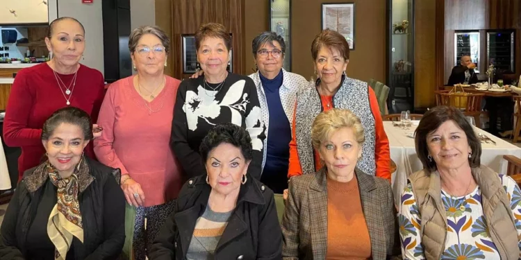 Fotos: Rubén Morales // Las amigas disfrutaron de un desayuno y una agradable charla, celebrando los lazos familiares que las unen.