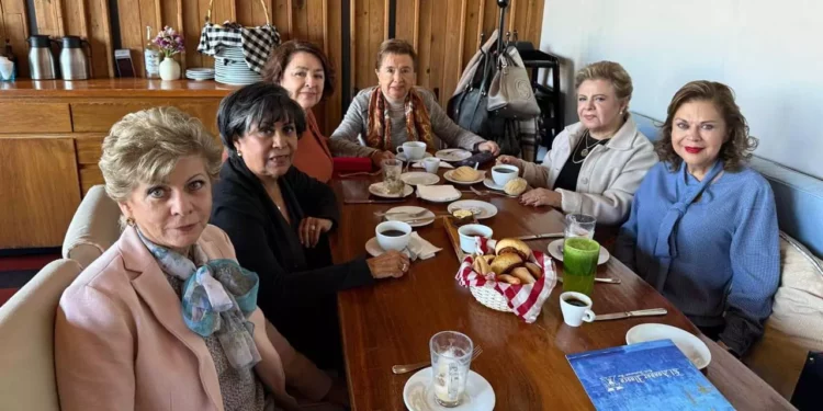 Las amigas disfrutaron de una grata mañana en un conocido restaurante de la ciudad.