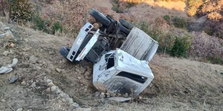 Se investiga el motivo del accidente, pues no se sabe si hubo una falla mecánica, exceso de velocidad o distracción por parte del conductor de la unidad.
